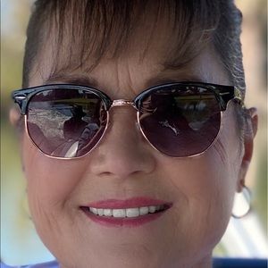 Meet your Posher, Miriam